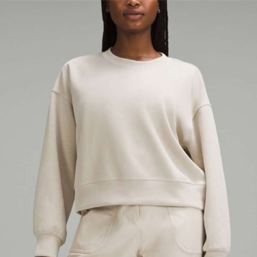 Lululemon Softstreme Perfectly Oversized Cropped Crew
Ivory Beige 6 White Opal